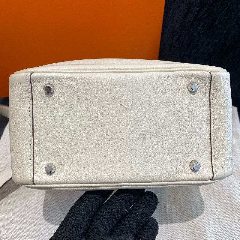 愛馬仕Hermes Lindy 奶油白銀扣Swift皮迷你包-4