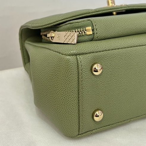 CHANEL 抹茶綠淡金郵差包-5