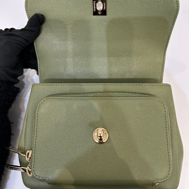 CHANEL 抹茶綠淡金郵差包-8