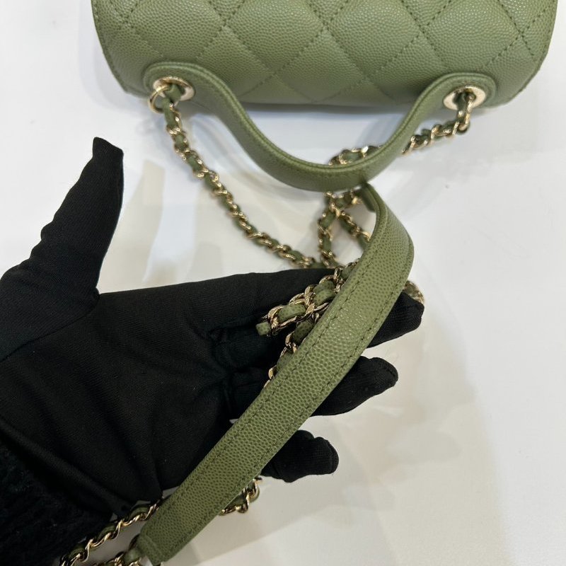 CHANEL 抹茶綠淡金郵差包-9