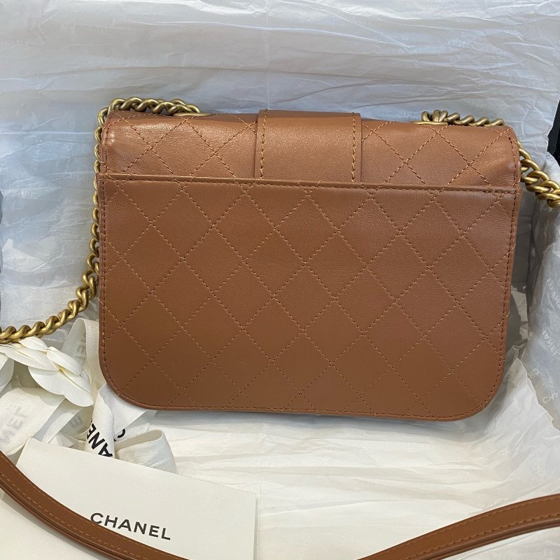 香奈兒Chanel孟買繫列限量款中號蟒蛇皮拼牛皮郵差鏈條包-1