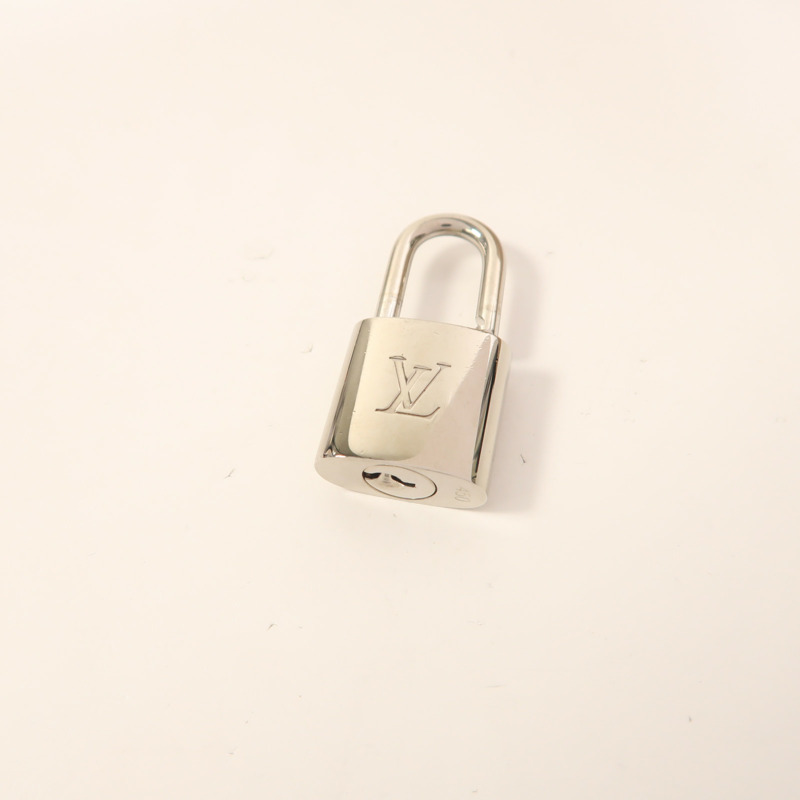 LOUIS VUITTON Epi Alma MM銀扣手挽袋-16