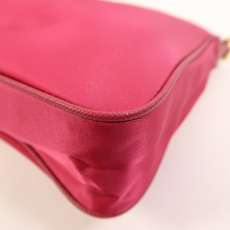 PRADA 尼龍Shoulder Bag金扣肩背袋-11