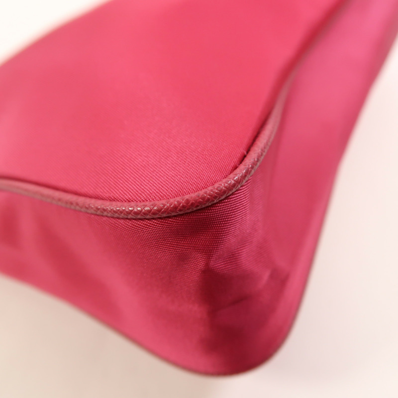 PRADA 尼龍Shoulder Bag金扣肩背袋-14