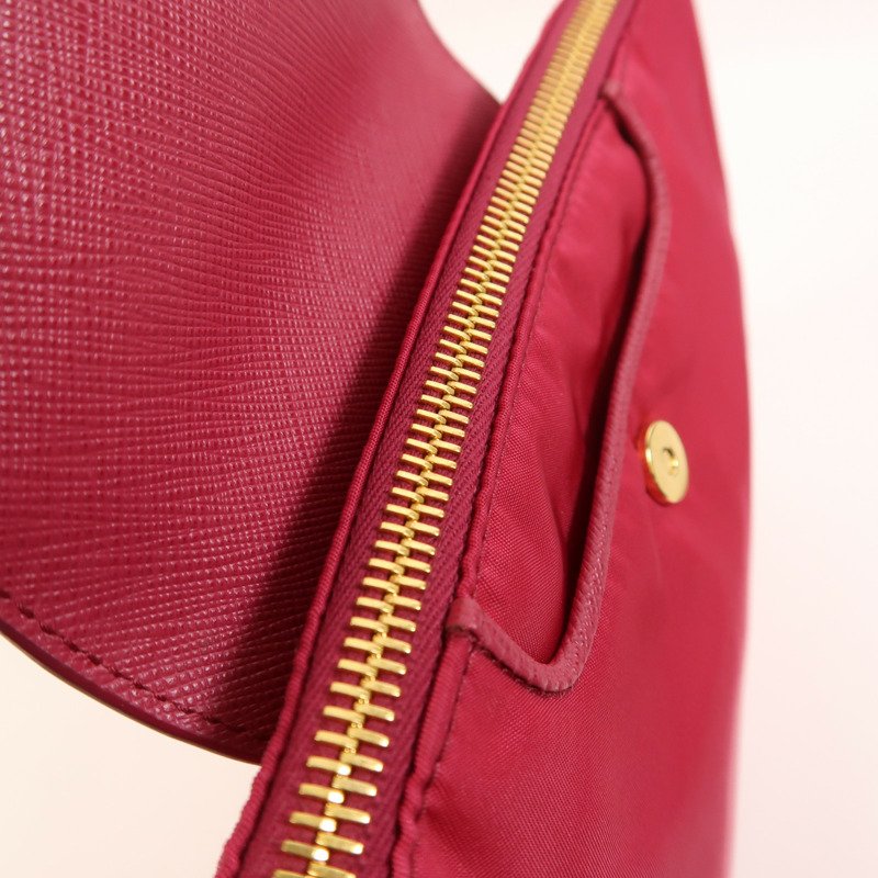 PRADA 尼龍Shoulder Bag金扣肩背袋-20