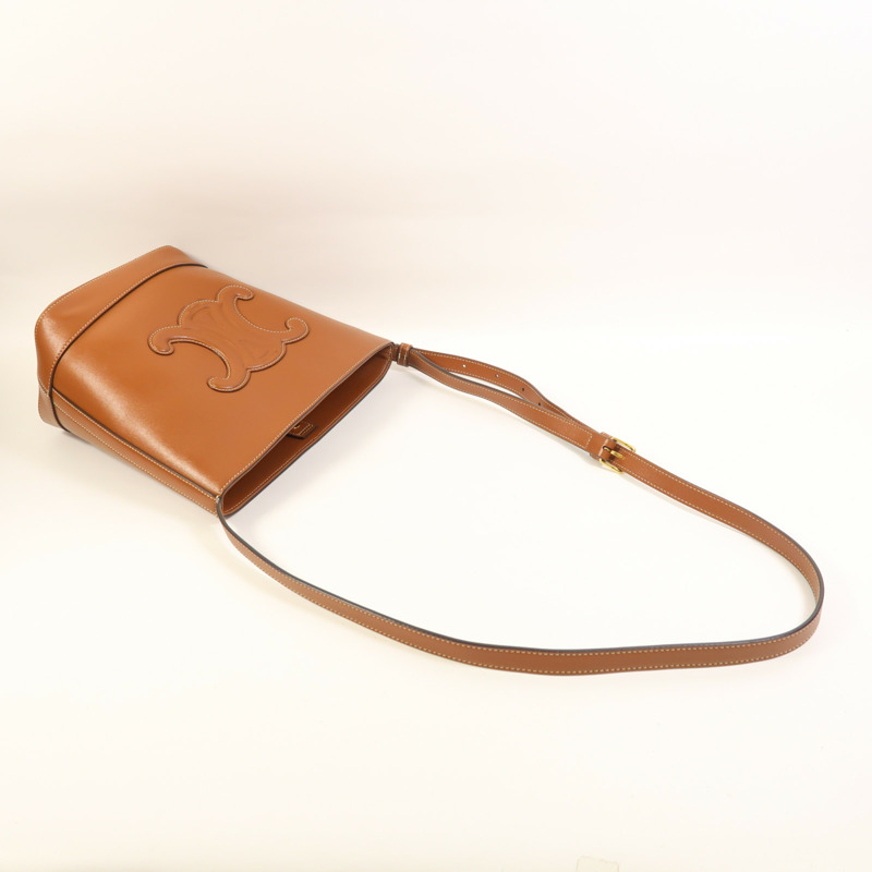 CELINE 牛皮皮革Cuir Triomphe金扣肩背袋-7