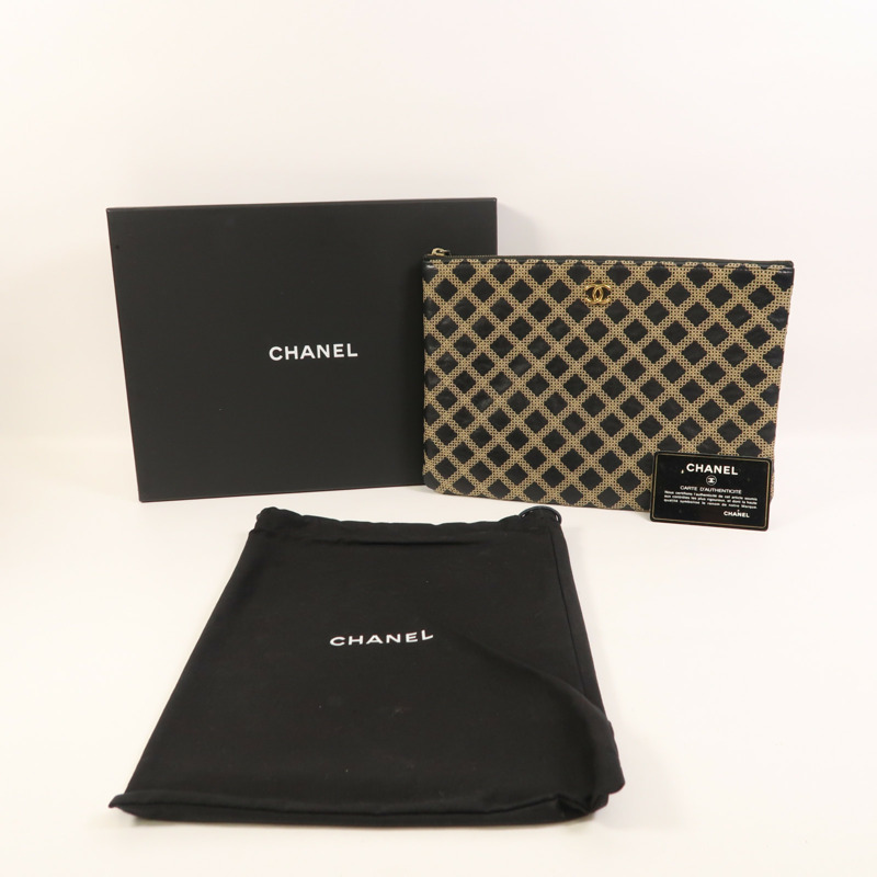 CHANEL 羊皮皮革Clutch金扣手拿包-8