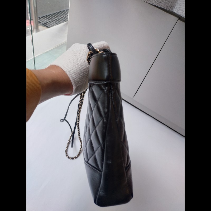 Chanel 金鍊黑油蠟皮革31包 24-11