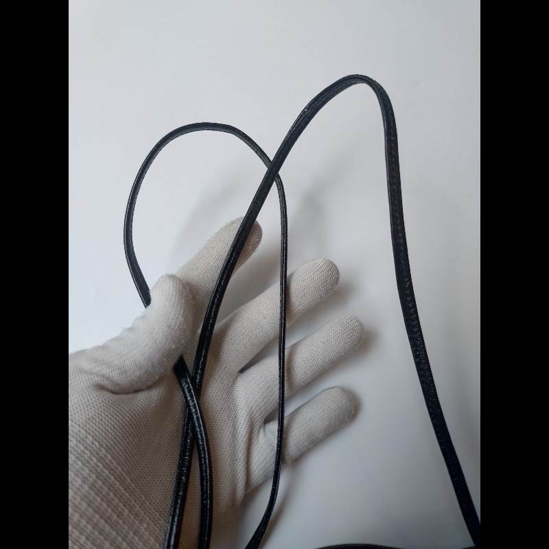 Chanel 金鍊黑油蠟皮革31包 24-26