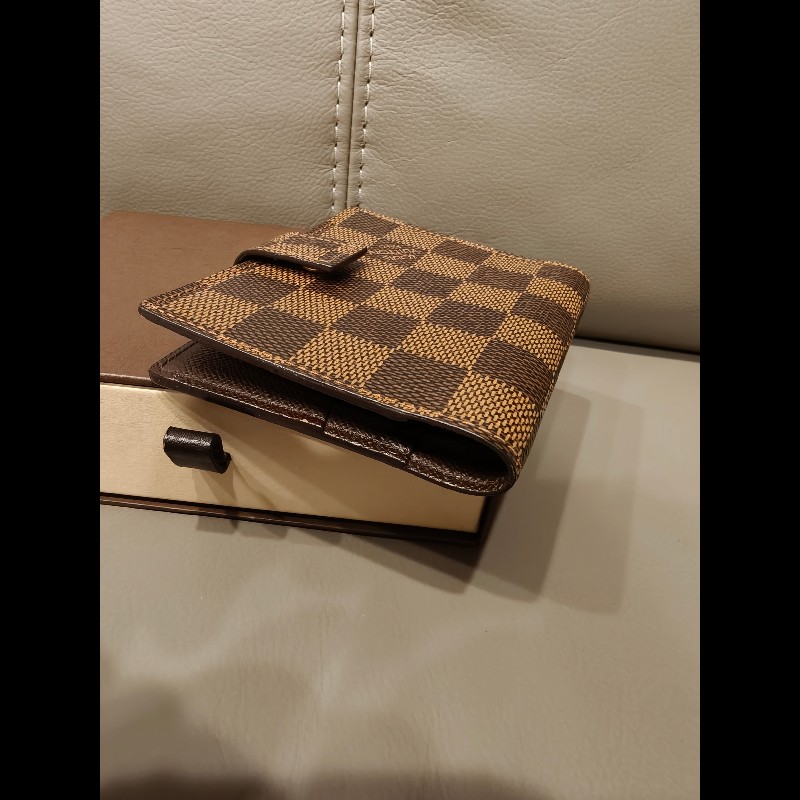 產品描述
路易威登 Damier Agenda 迷你計劃本封套 R20705/TH1011
型號:R20705
序號:TH1011
狀況如照片所示-8