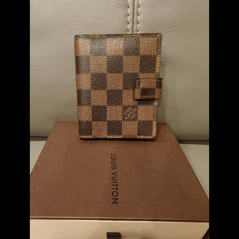 產品描述
路易威登 Damier Agenda 迷你計劃本封套 R20705/TH1011
型號:R20705
序號:TH1011
狀況如照片所示-10