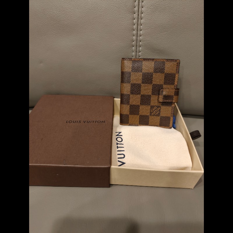 產品描述
路易威登 Damier Agenda 迷你計劃本封套 R20705/TH1011
型號:R20705
序號:TH1011
狀況如照片所示-11