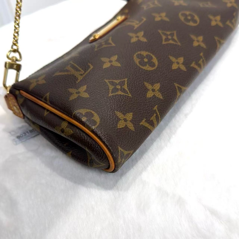 Y2K必備單品❤️‍🔥LV Pochette Eva LV鏈條斜挎包-3