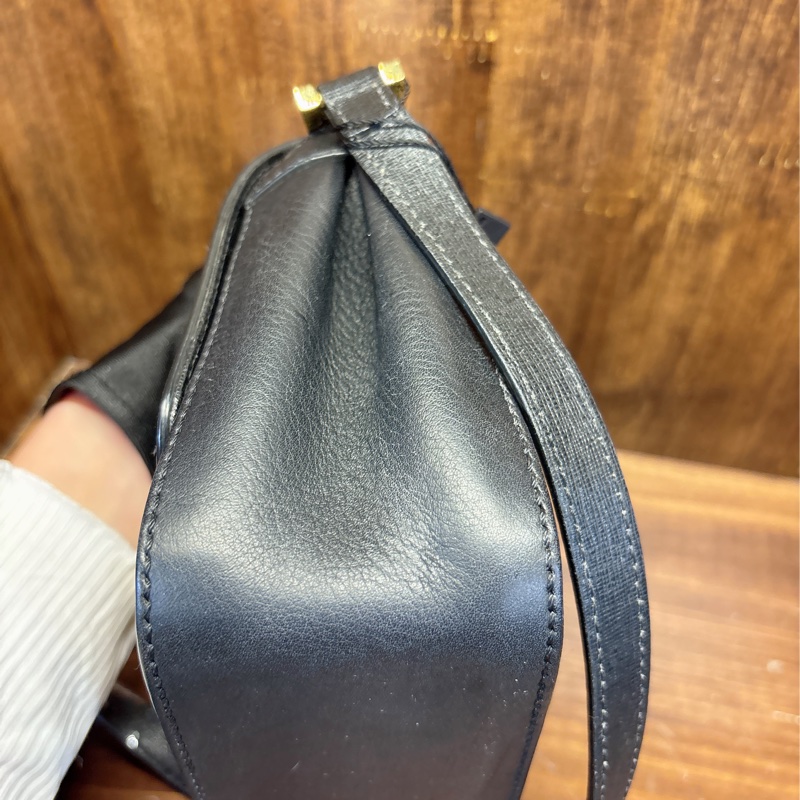 Fendi 手提斜孭袋-5