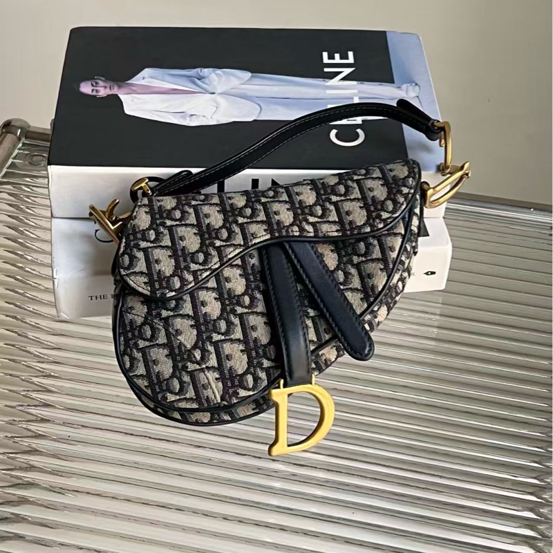 🔥新到：Dior / 迪奧 藍色老花滿印帆布黑色皮拼接金色D扣，尺寸：19cm-0