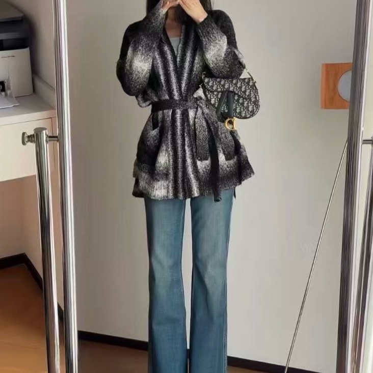 🔥新到：Dior / 迪奧 藍色老花滿印帆布黑色皮拼接金色D扣，尺寸：19cm-3