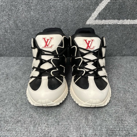 97新LV 路易威登黑白色皮面運動鞋40碼無附件