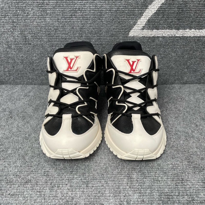 97新LV 路易威登黑白色皮面運動鞋40碼無附件-0