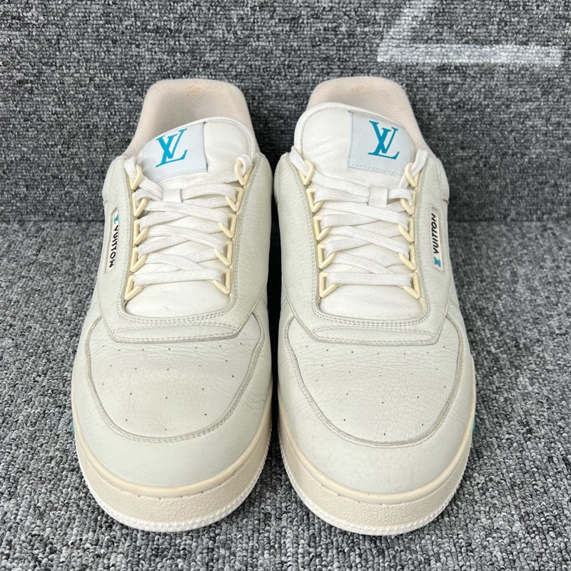 95新LouisVuitton路易威登 白色trainer板鞋@42碼-1