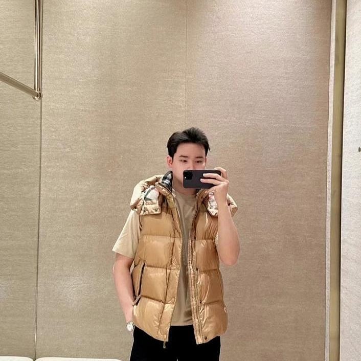 💎Han's house精品服飾💎Burberry 羽絨 連帽 外套 可拆變 背心 卡其 原價62700-2