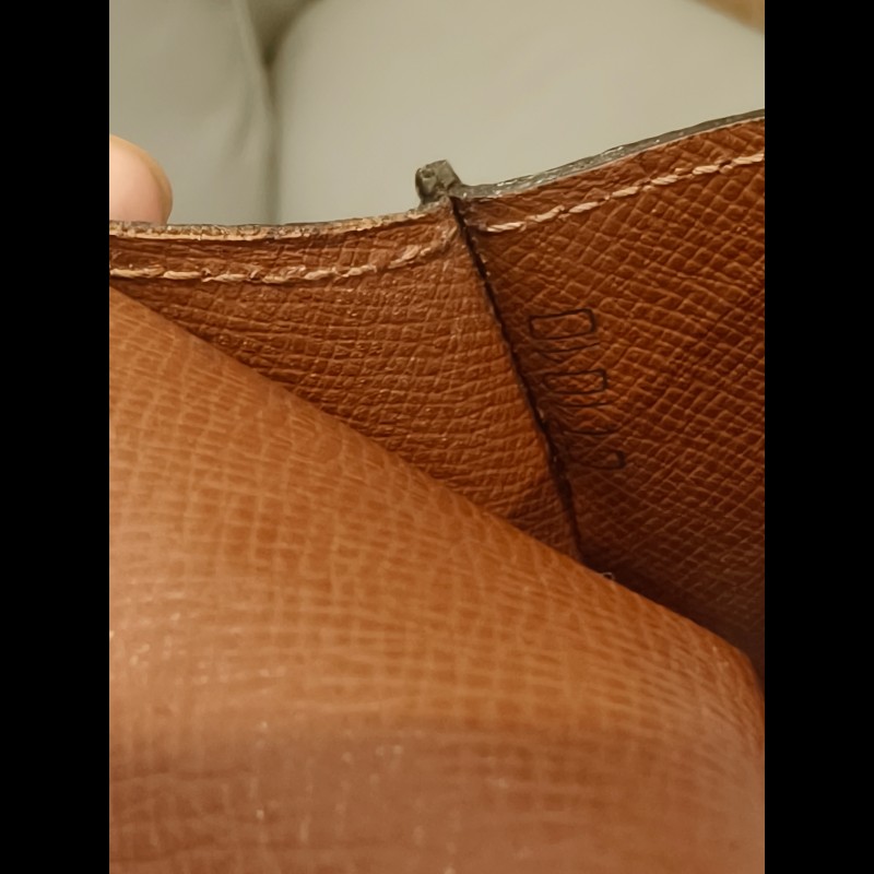 日本帶回中古LV老花煙盒，使用狀況良好，絕版品
絕版產物，沒有黏皮，使用狀況如照片所示-5