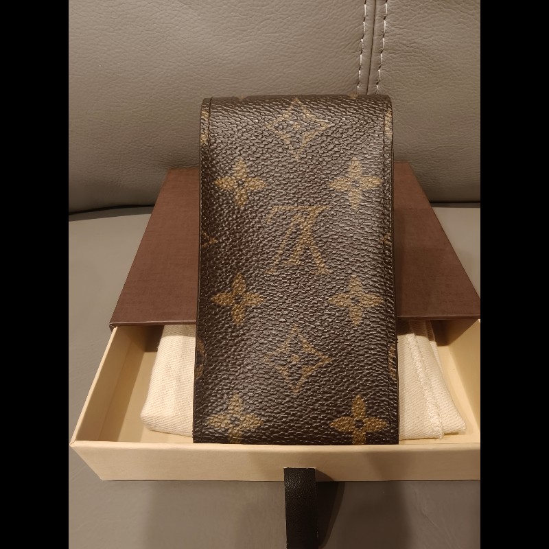 日本帶回中古LV老花煙盒，使用狀況良好，絕版品
絕版產物，沒有黏皮，使用狀況如照片所示-8