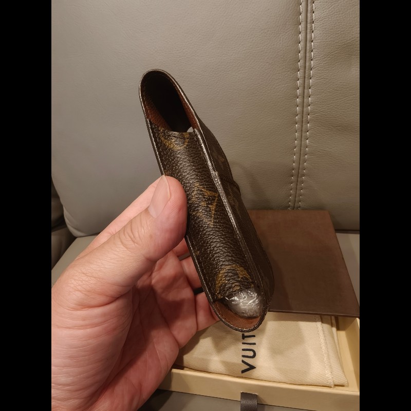 日本帶回中古LV老花煙盒，使用狀況良好，絕版品
絕版產物，沒有黏皮，使用狀況如照片所示-9