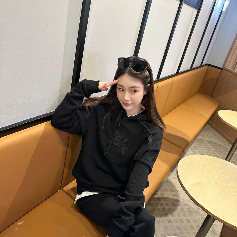 💎Han's house精品服飾💎Burberry 刺繡 戰馬 連帽衛衣 帽T 原價33900-1