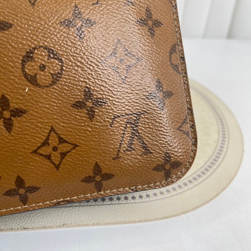 LV路易威登  Pochette Metis拼色郵差包 經典焦糖色老花拼色郵差 皮質手感好 內裡乾淨 手提單肩斜挎都可以 日常通勤百搭 容量實用-14