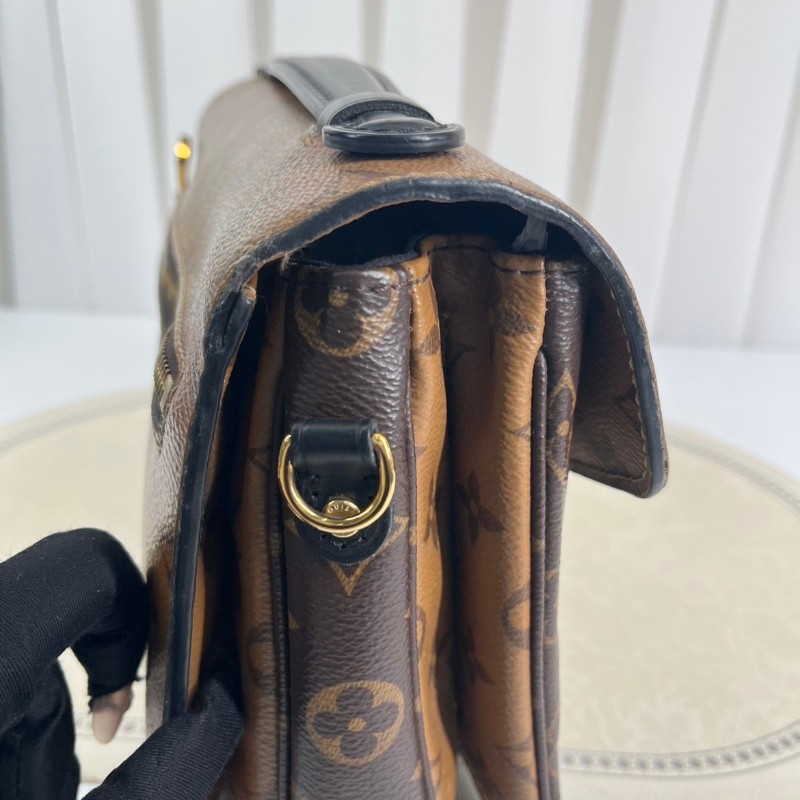 LV路易威登  Pochette Metis拼色郵差包 經典焦糖色老花拼色郵差 皮質手感好 內裡乾淨 手提單肩斜挎都可以 日常通勤百搭 容量實用-18