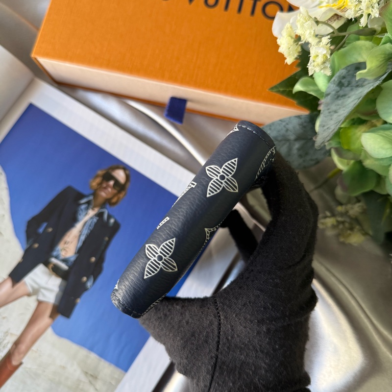 Multiple Shadow 牛皮對開短夾(墨藍色/白色) M83379-2