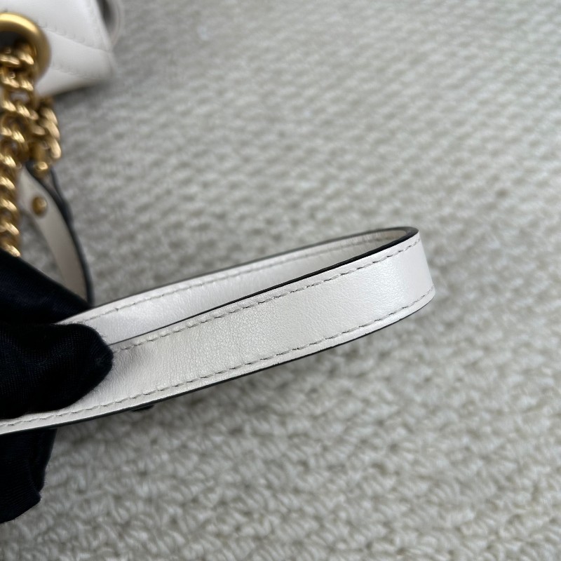 Gucci古馳馬蒙22 Marmont白色鏈條包 經典波浪紋拼圓弧紋設計 金色雙G logo 牛皮材質，鏈條肩帶 單肩斜挎都可以-22