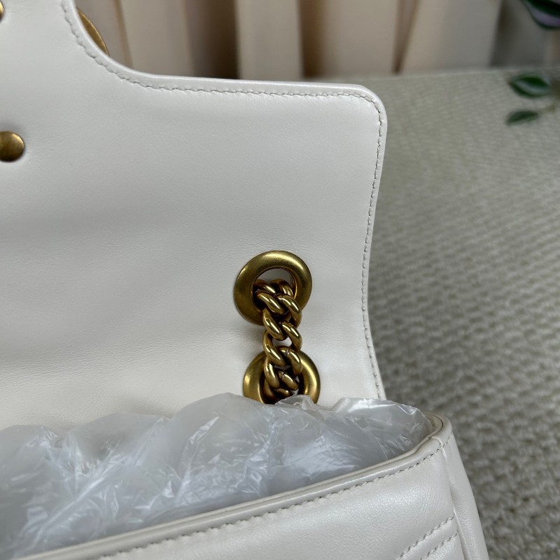 Gucci古馳馬蒙22 Marmont白色鏈條包 經典波浪紋拼圓弧紋設計 金色雙G logo 牛皮材質，鏈條肩帶 單肩斜挎都可以-24