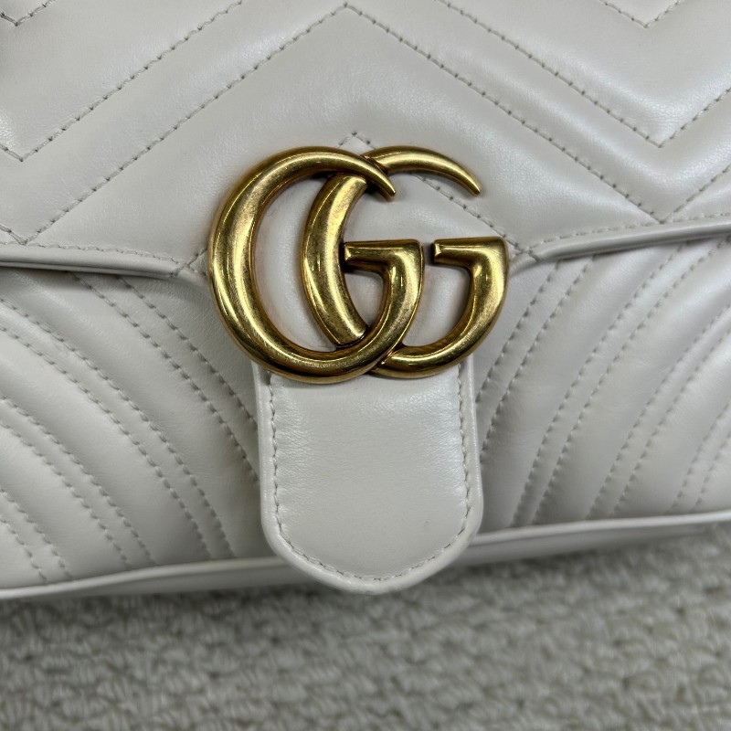 Gucci古馳馬蒙22 Marmont白色鏈條包 經典波浪紋拼圓弧紋設計 金色雙G logo 牛皮材質，鏈條肩帶 單肩斜挎都可以-30