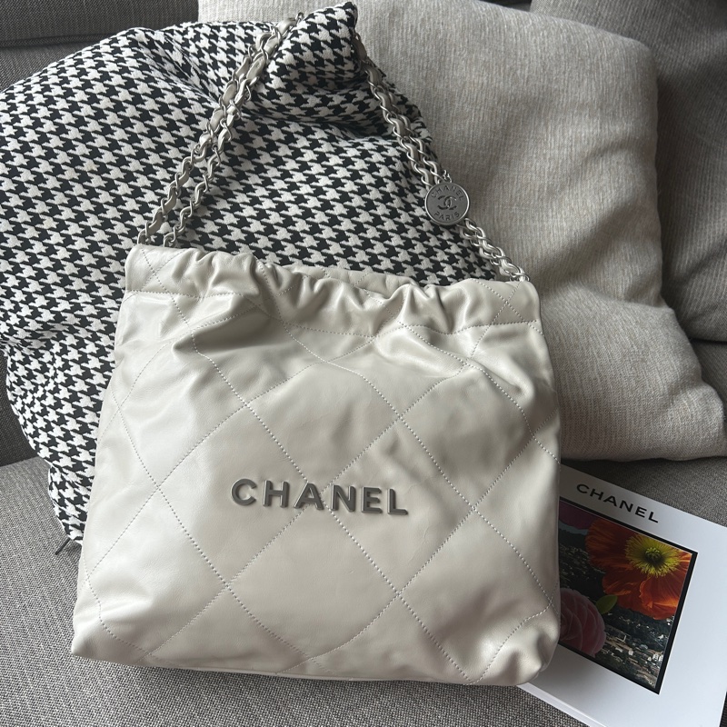 CHANEL 22 小號淡灰銀-0