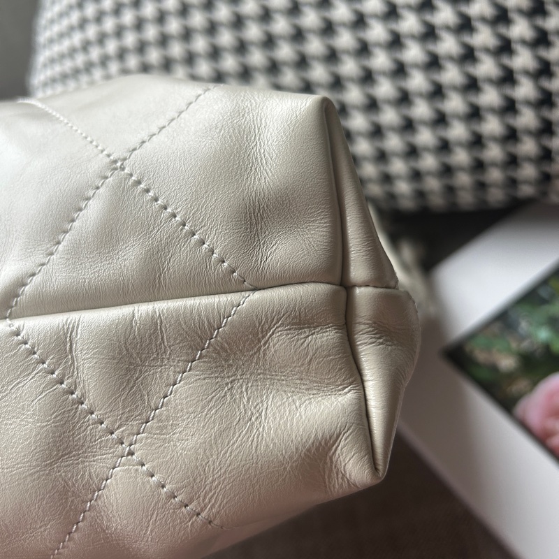 CHANEL 22 小號淡灰銀-10