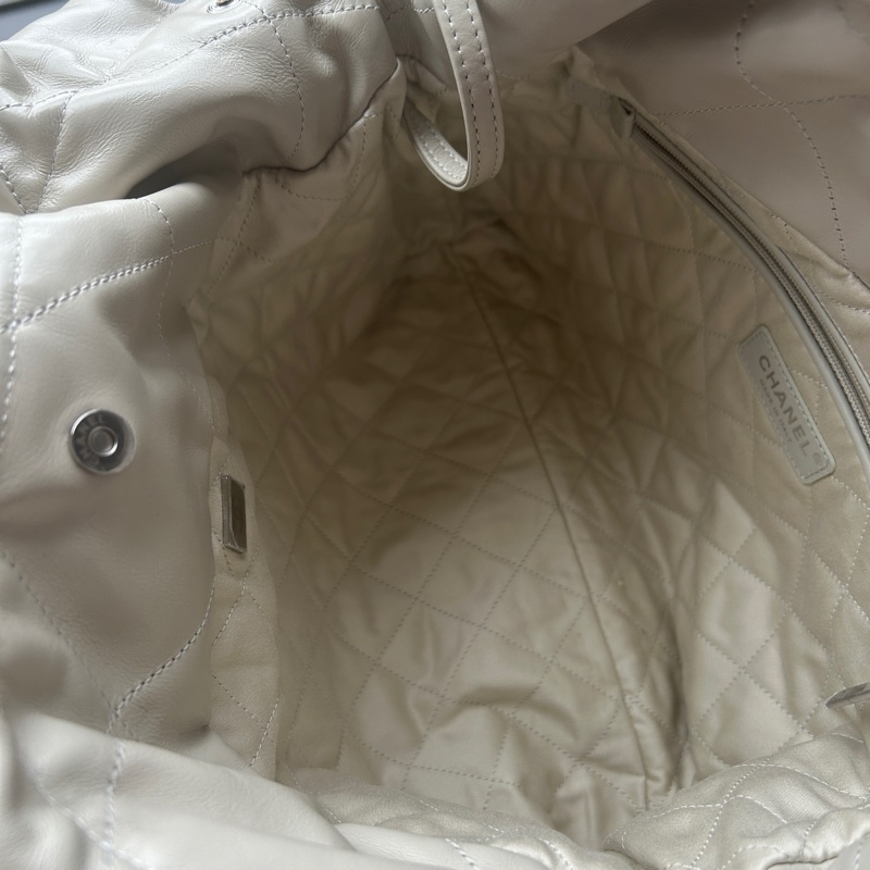 CHANEL 22 小號淡灰銀-12