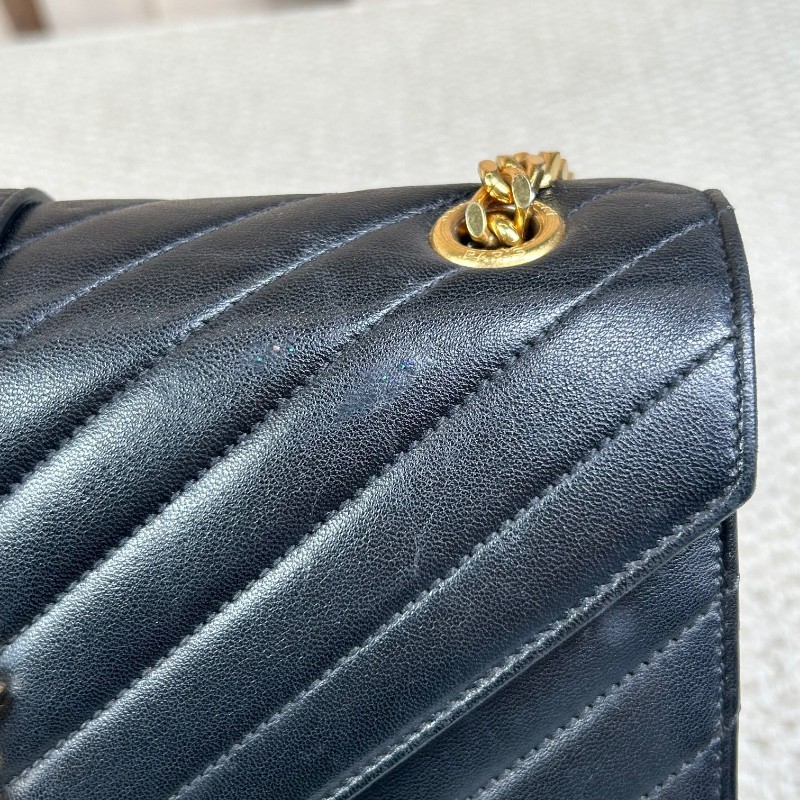 YSL聖羅蘭黑金V紋信封包郵差包 鏈條肩帶可單肩可斜挎 容量實用 適合日常使用-13