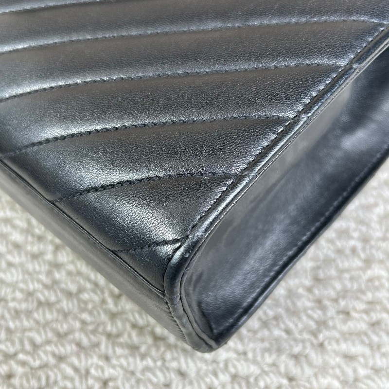 YSL聖羅蘭黑金V紋信封包郵差包 鏈條肩帶可單肩可斜挎 容量實用 適合日常使用-14