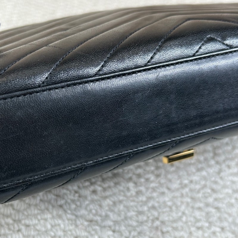 YSL聖羅蘭黑金V紋信封包郵差包 鏈條肩帶可單肩可斜挎 容量實用 適合日常使用-18