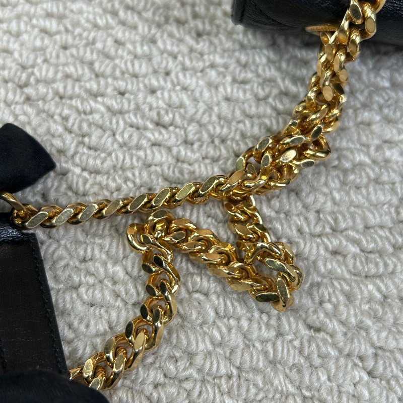 YSL聖羅蘭黑金V紋信封包郵差包 鏈條肩帶可單肩可斜挎 容量實用 適合日常使用-21