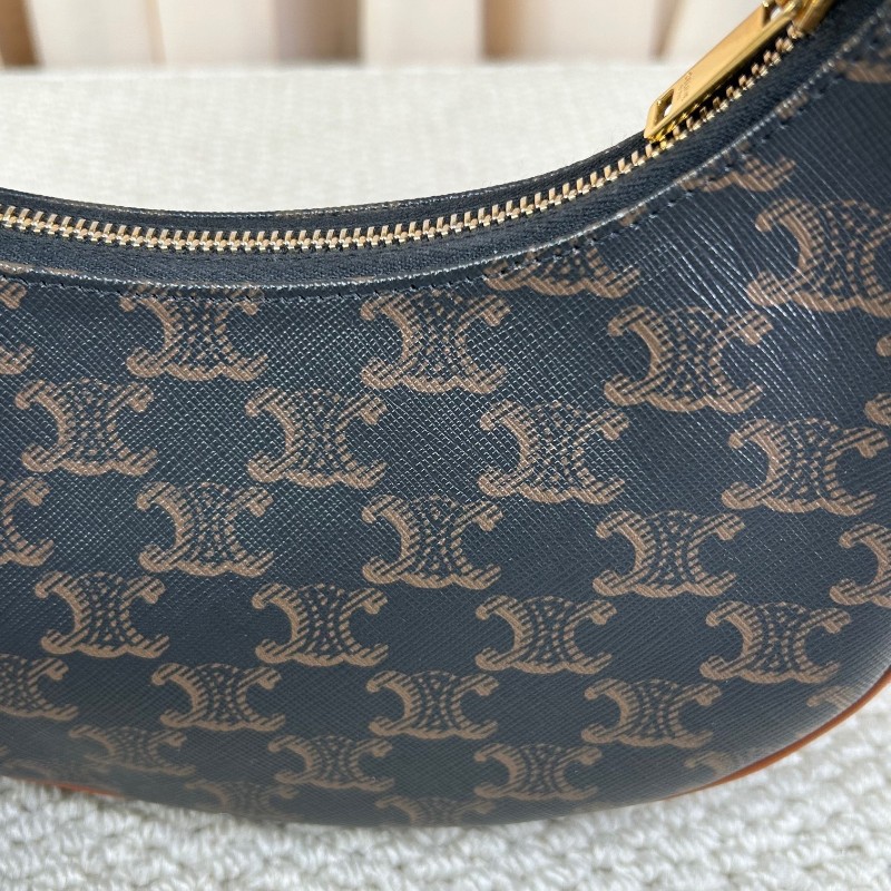 sh smd ZZZ 賽琳Celine老花凱旋門豌豆腋下包 經典老花圖案復古又百搭 流暢包型簡約大氣 腋下背精緻隨性 容量能裝下日常小物-9