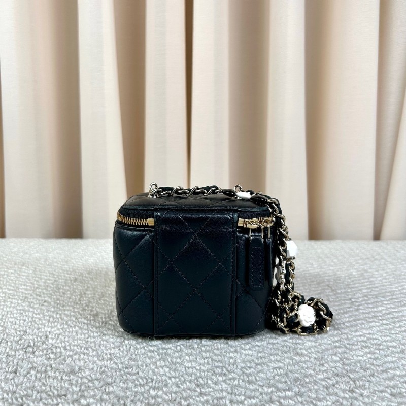 Chanel香奈兒黑金鏈條化妝盒子包 琺瑯雙C愛心扣 黑色羊皮 鏈條設計精緻-3