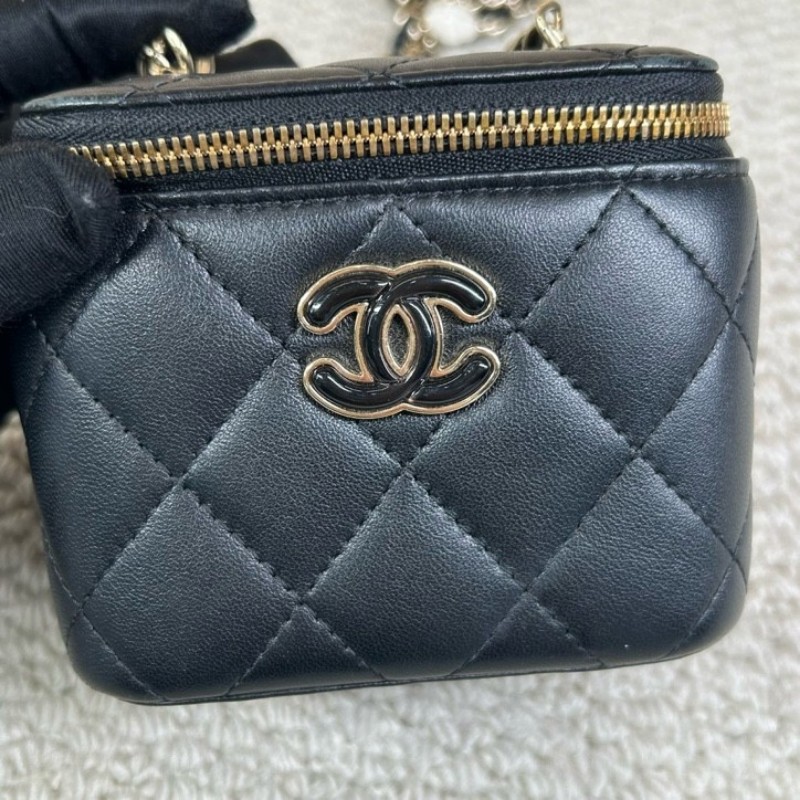 Chanel香奈兒黑金鏈條化妝盒子包 琺瑯雙C愛心扣 黑色羊皮 鏈條設計精緻-13