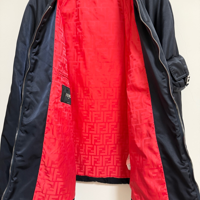 Fendi基本款男生法棍包飛行員外套 原價近10萬-8
