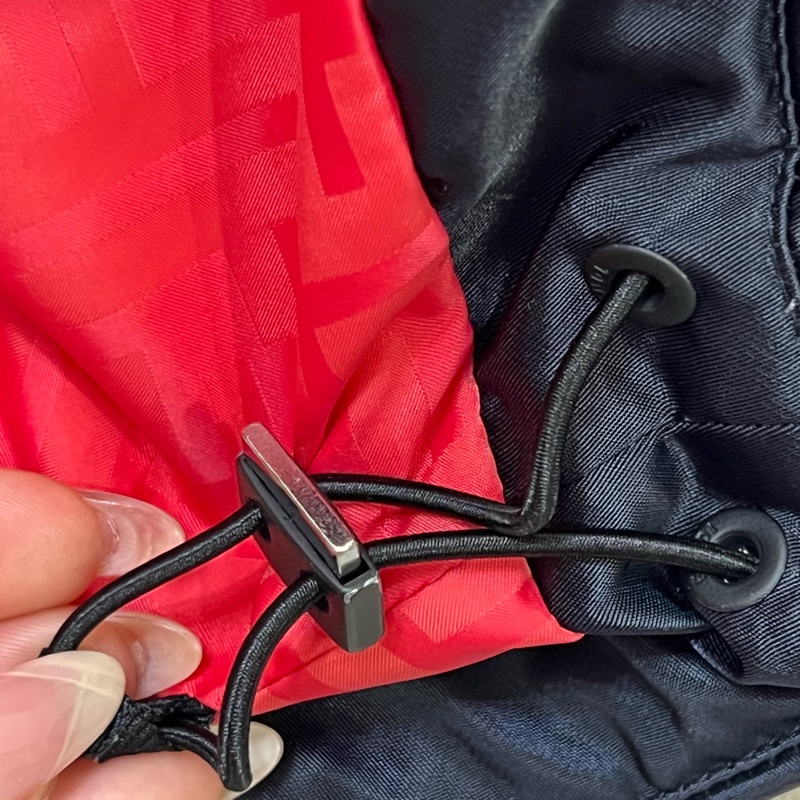 Fendi基本款男生法棍包飛行員外套 原價近10萬-9