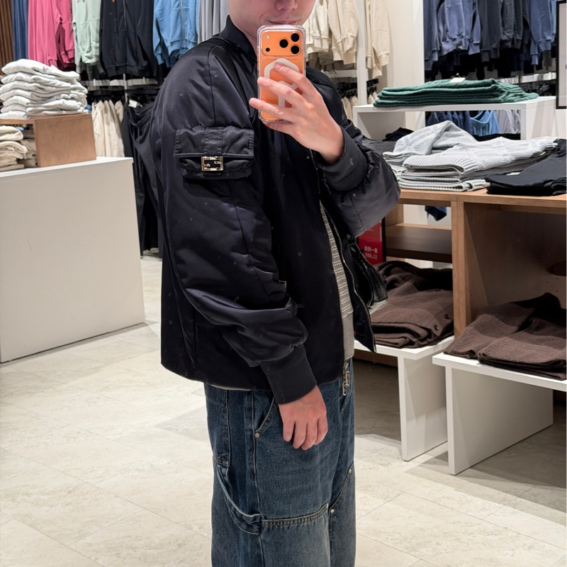 Fendi基本款男生法棍包飛行員外套 原價近10萬-15