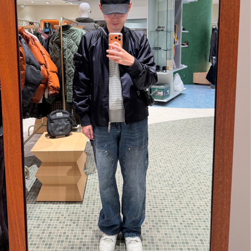 Fendi基本款男生法棍包飛行員外套 原價近10萬-17