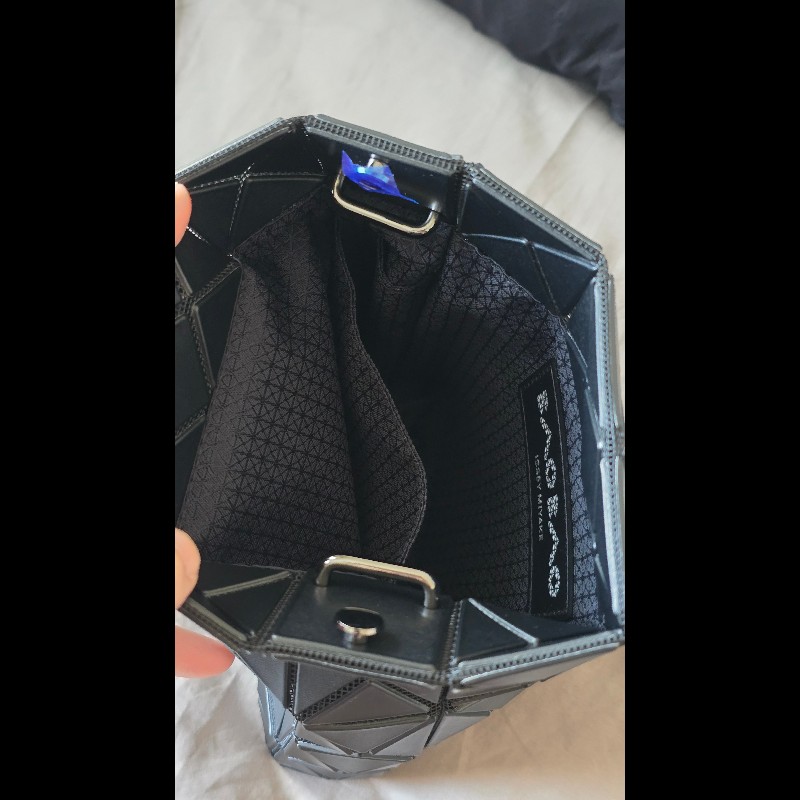 BAO BAO ISSEY MIYAKE

PRISM MATTE-5