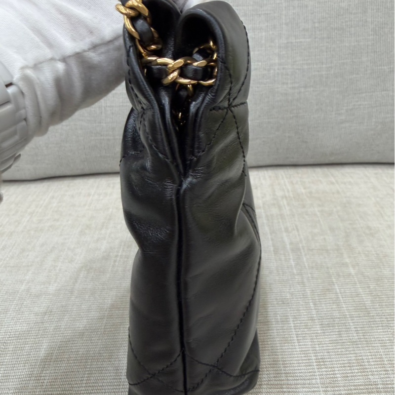 香奈兒 Chanel 22bag mini 黑金-9
